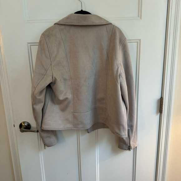 Ann Taylor Faux Suede Moto Jacket. Size 12. - Picture 8 of 8